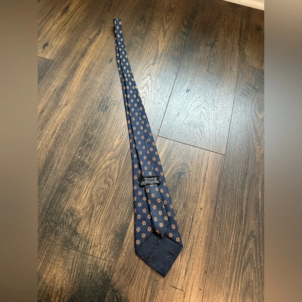 Vintage Gucci Wide Silk Tie 4.5” Navy Floral Medallion Made in Italy
